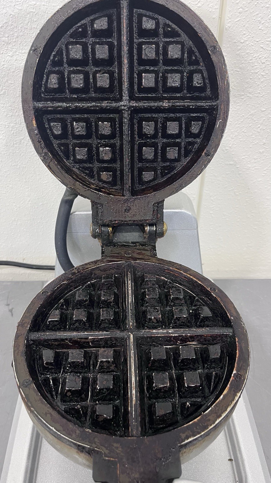 WARING COMMERCIAL BELGIAN WAFFLE MAKER WW180X *READ