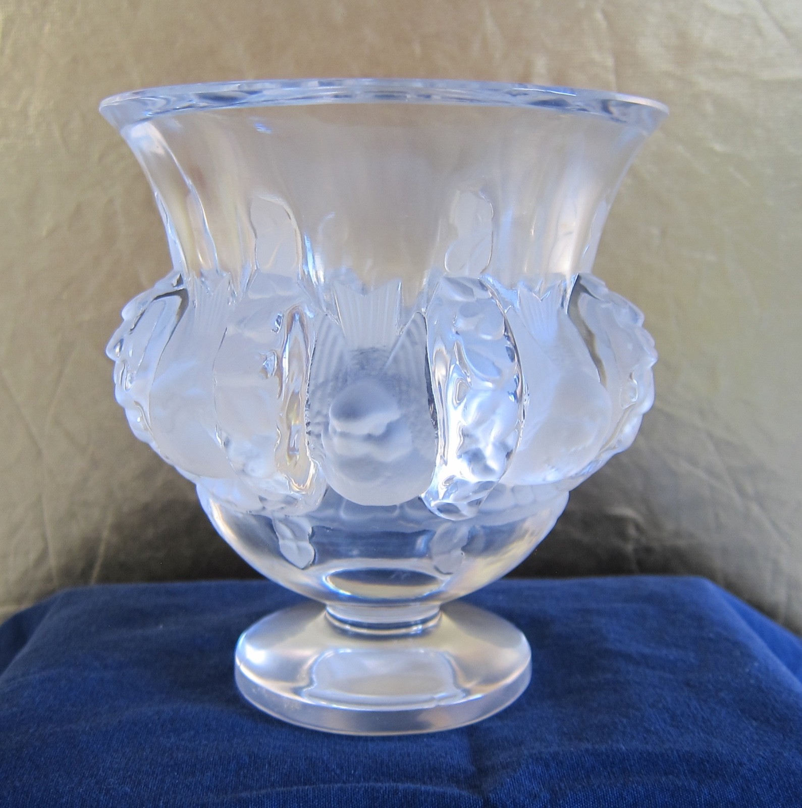 SIGNED Vintage Lalique Frosted Glass Satin Crystal Dampierre Bird Vase