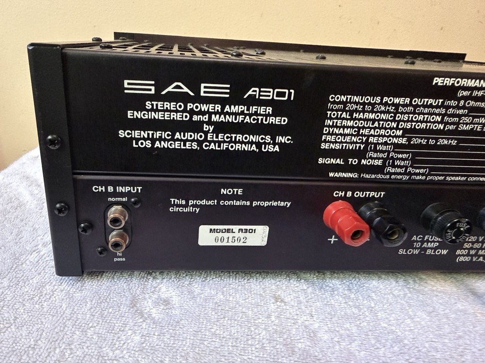 SAE A301 High Resolution amplifier