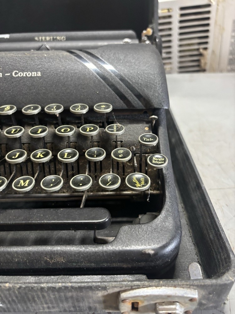 Smith-Corona Sterling Typewriter - Black