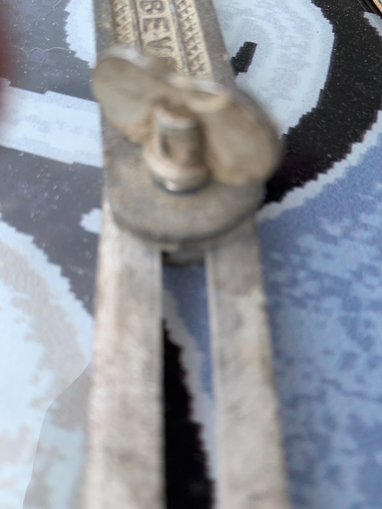 UNIVERSAL BEVEL antique art deco
