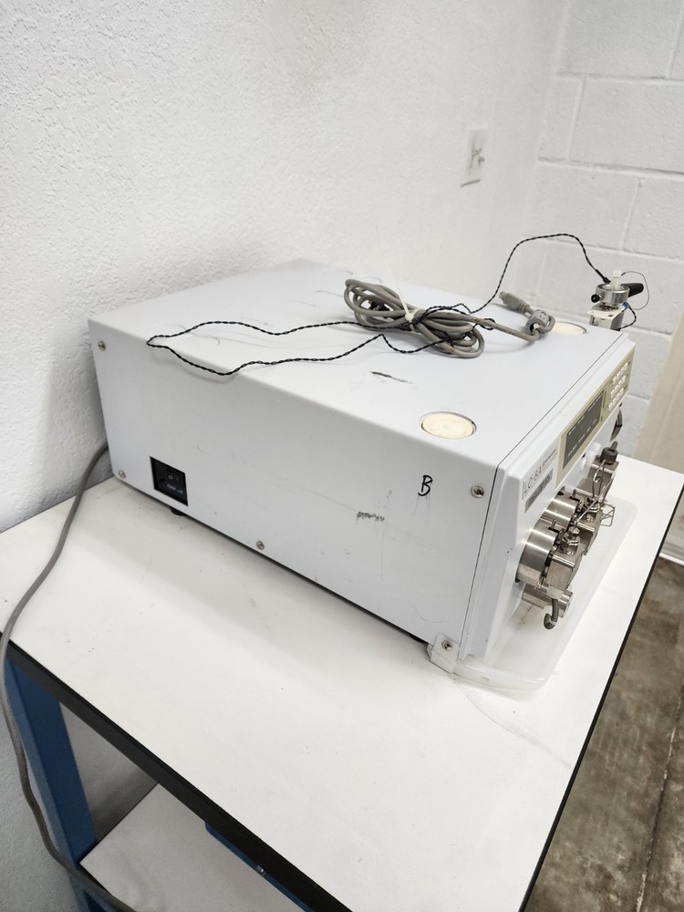 Shimadzu LC-8A Preparative Liquid Chromatography Pump Powers On