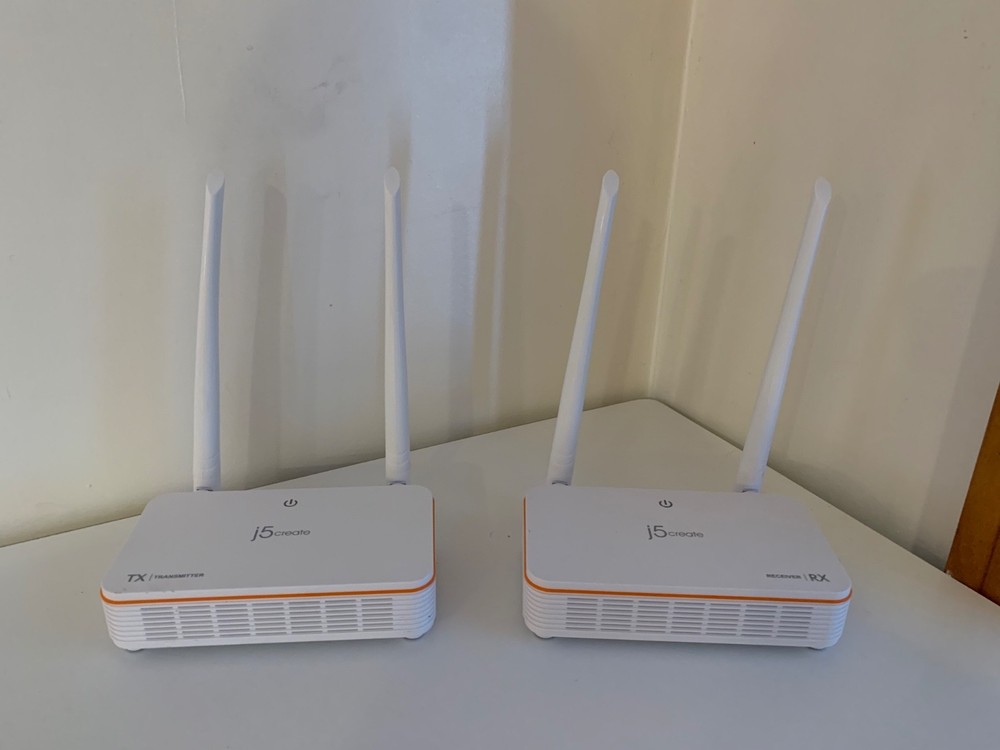 Epson Pro EX9240 1080p Wireless Projector Bundle + j5create Wireless HDMI Extend