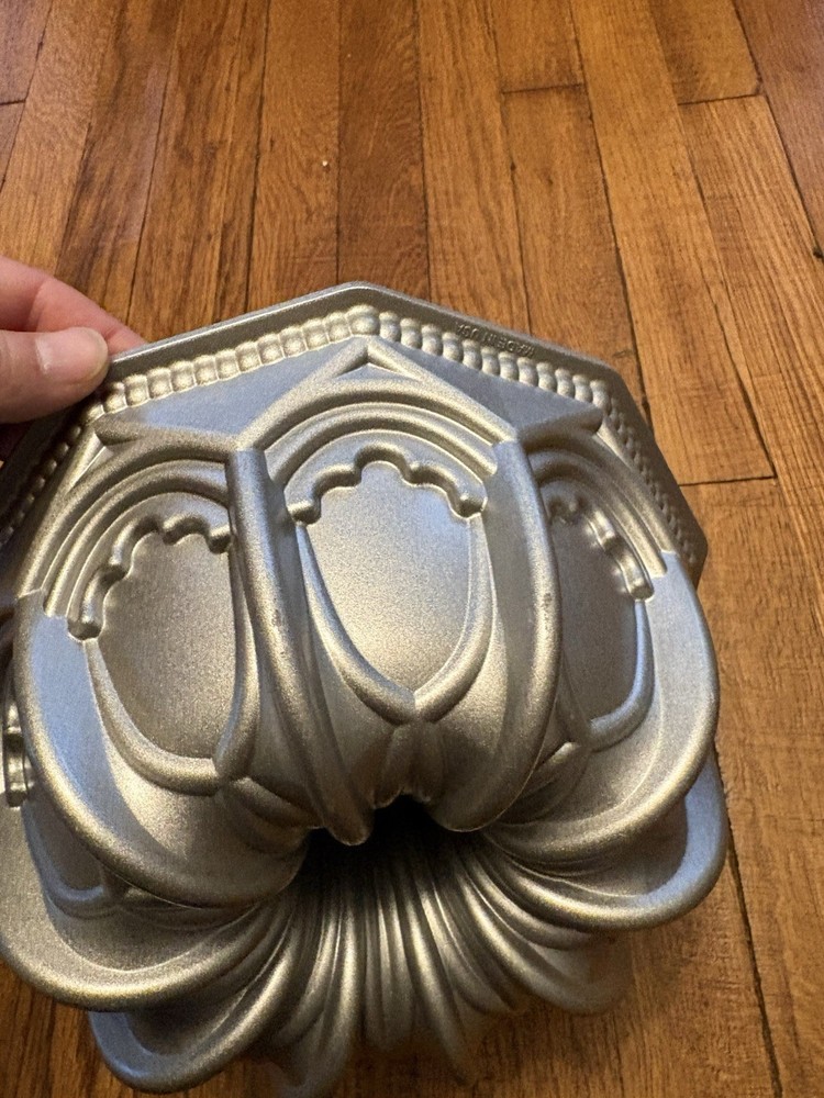 Nordic Ware Vaulted Dome Bundt