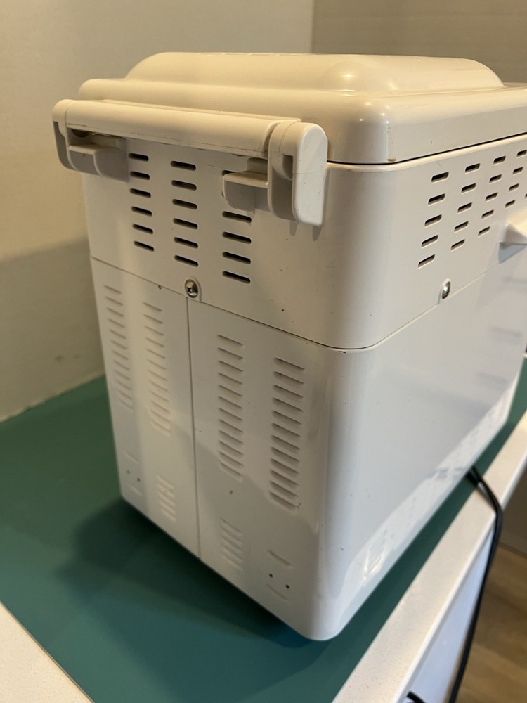 Hitachi Model No HB-B102 Automatic Home Bakery II Bread Maker Machine JAPAN