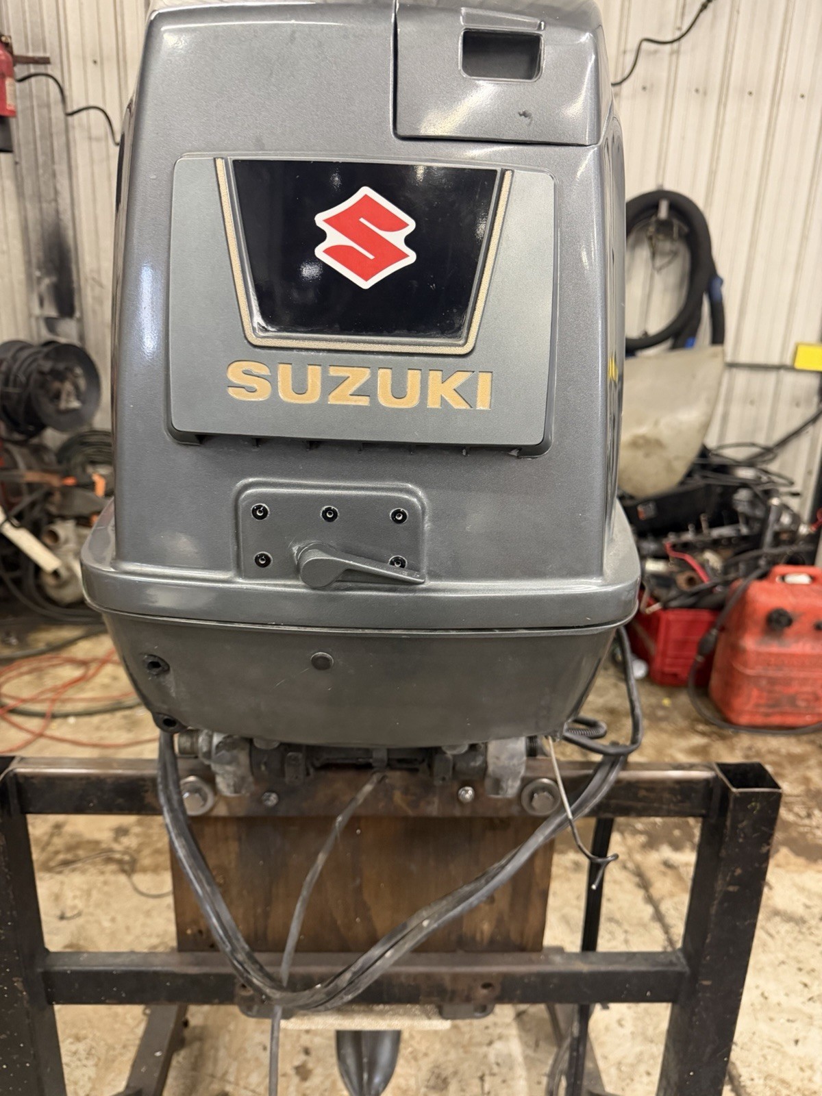 1999 Suzuki DT 140 EFI two stroke oil injected 20" long shaft remote freshwater