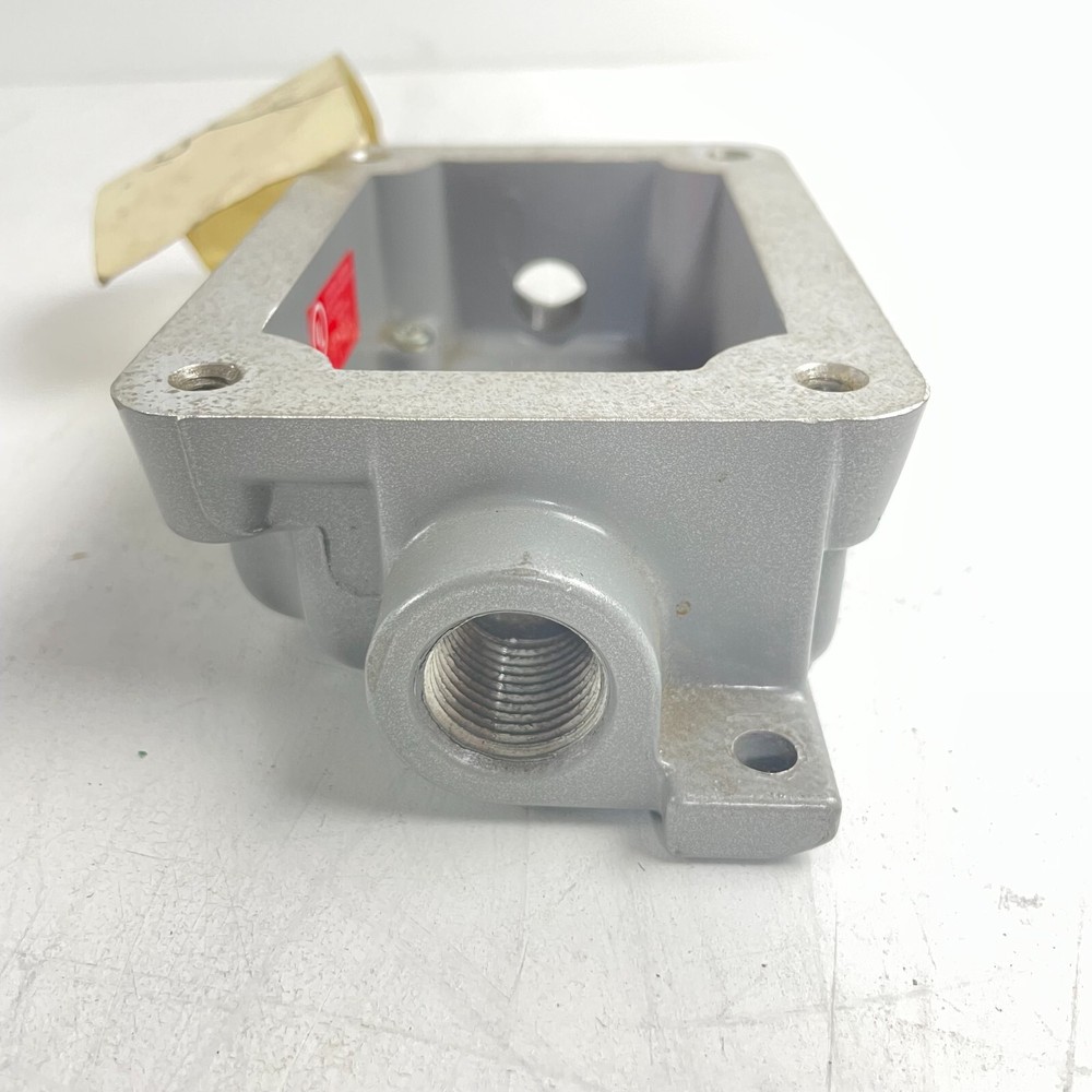 KILLARK FXB-4 EXPLOSION PROOF SPLICE BOX 1/2 INCH HUBS FEED THROUGH