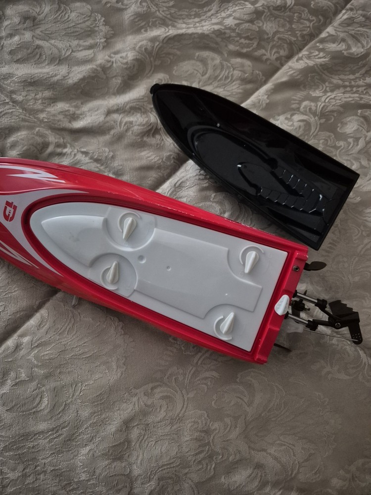 DEERC RC HIGH SPEED BOAT, NO REMOTE CONTROL