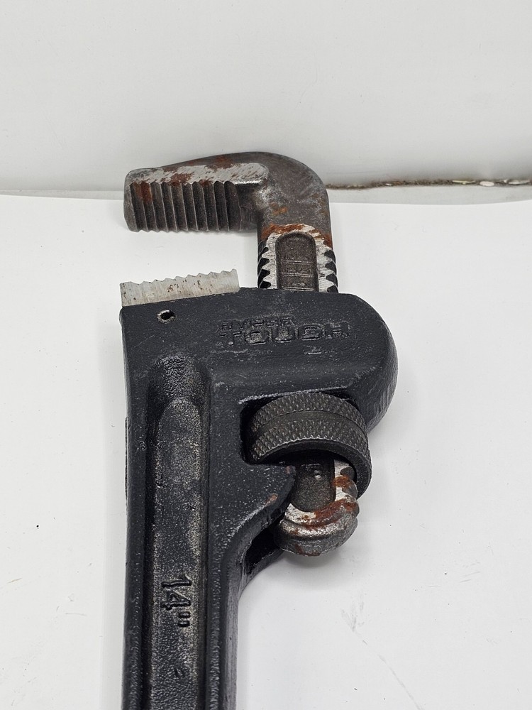 Hyper Tough 14” Pipe Wrench Black (USED)