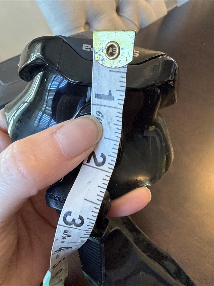 Scubapro Spectra Black / Silver Goggle Mask - Plastic Cracked Case