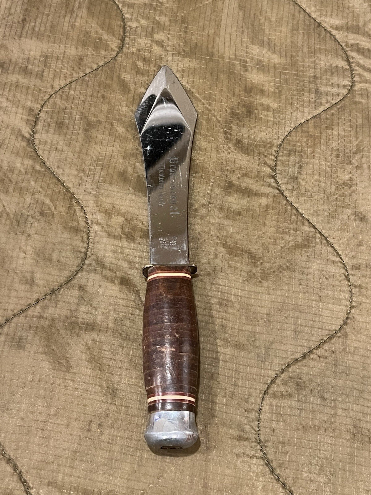 Vintage Edge Mark BULL’S EYE Throwing Knife w Sheath- Solingen Germany