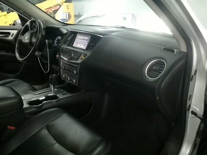 PATHFINDR 2017 Glove Box 104538311