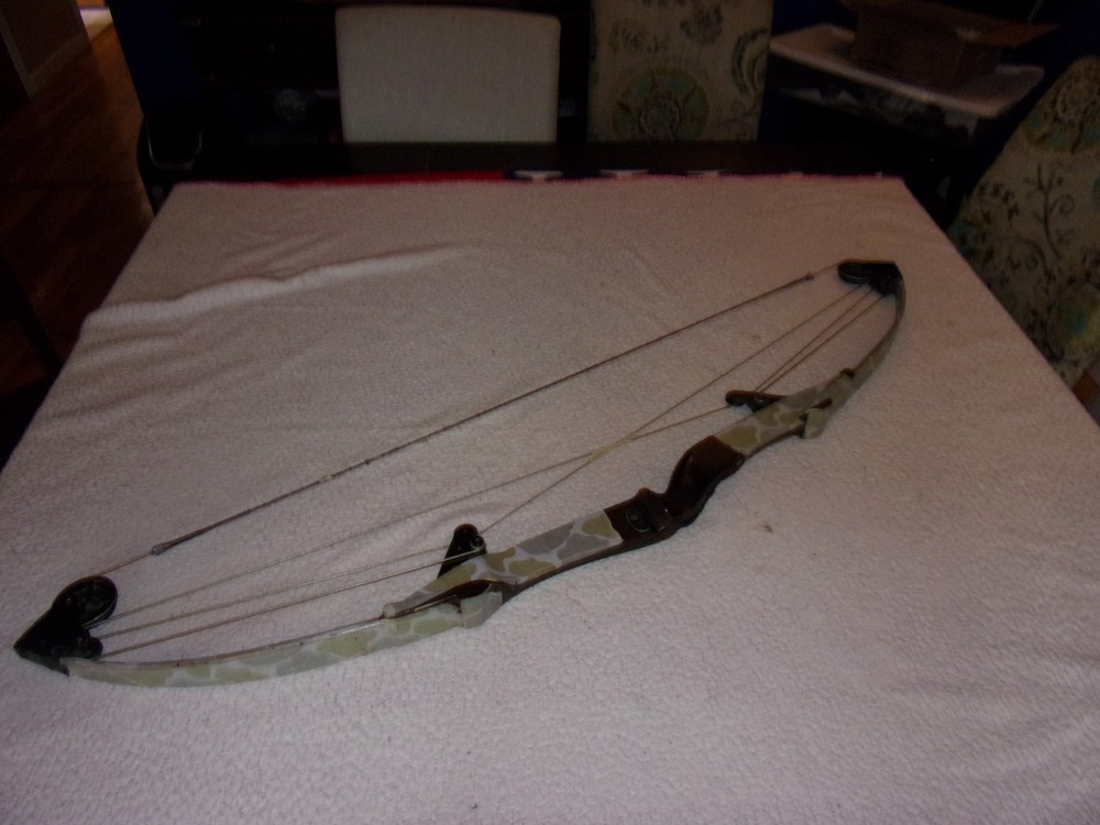 zVintage Bear Whitetail Hunter Compound Bow