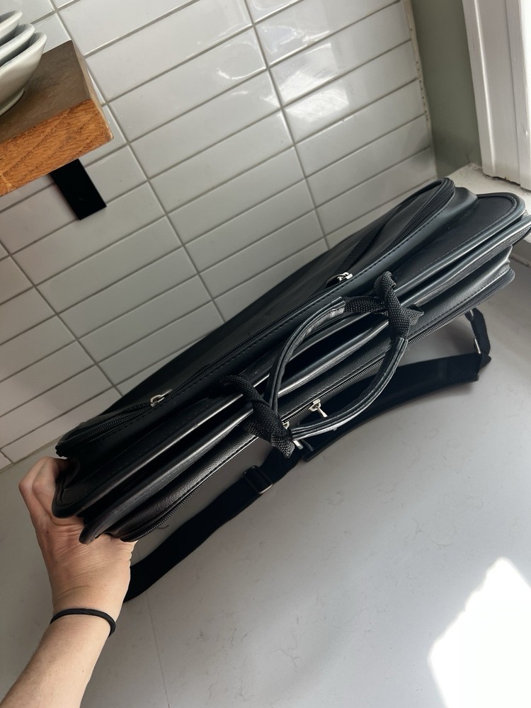 Targus Leather Notebook/Laptop Case Black And Shoulder Strap