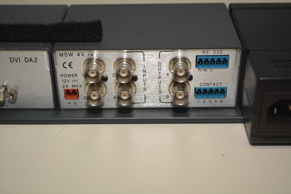 Extron Versa Tools A/V Switcher MSW 4V & Extron DVI DA2 Amp #W2494