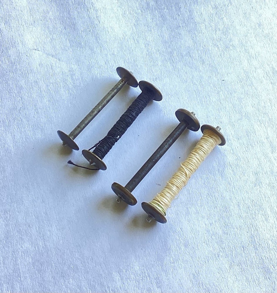 4 Antique Sewing Machine Bullet Shuttle Bobbins