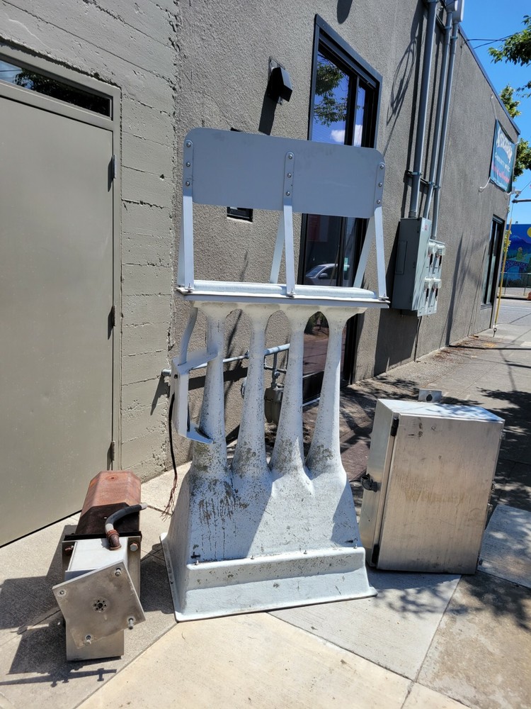 Whalen Tornado Warning  Siren horn controller  and rotating  base