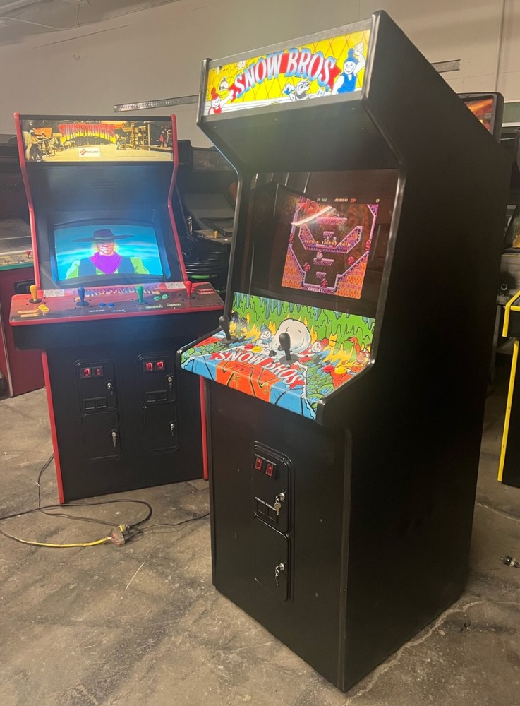 SNOW BROS ARCADE MACHINE by TOAPLAN 1990 (Excellent Condition) *RARE*