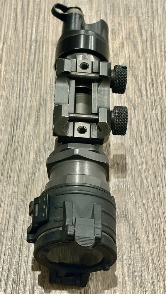 Surefire Legacy Model M951 Weapon Light System With IR Filter/Cap - Screw Mount