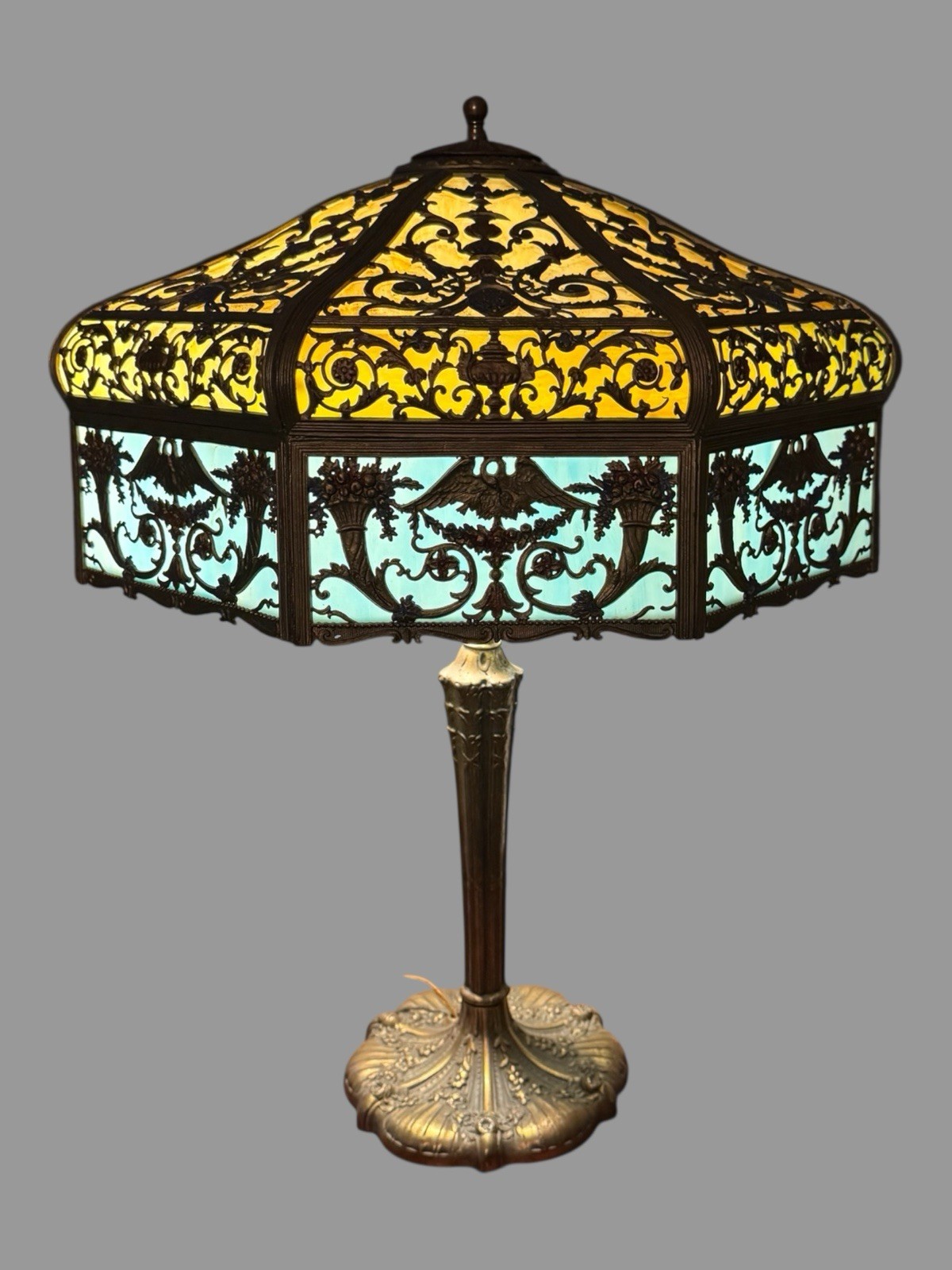 27" Victorian Table Lamp w Multiple Molded Colored  Slag Glass Lamp Shade Panels