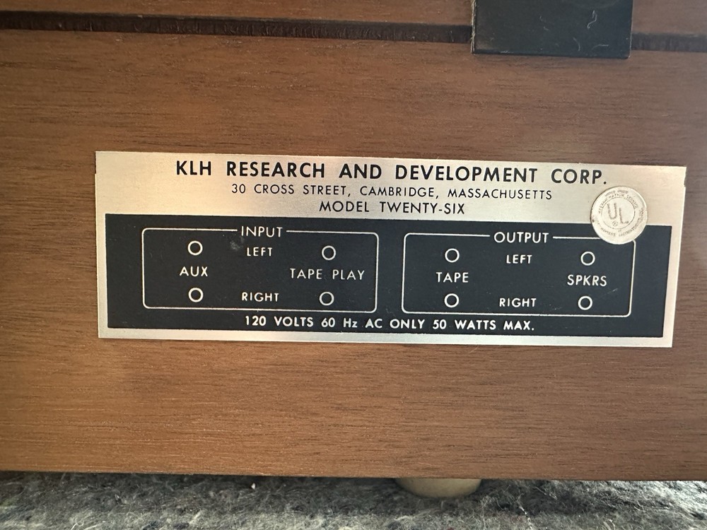 KLH Model Twenty Six Turntable Stereo System & Speakers Untested
