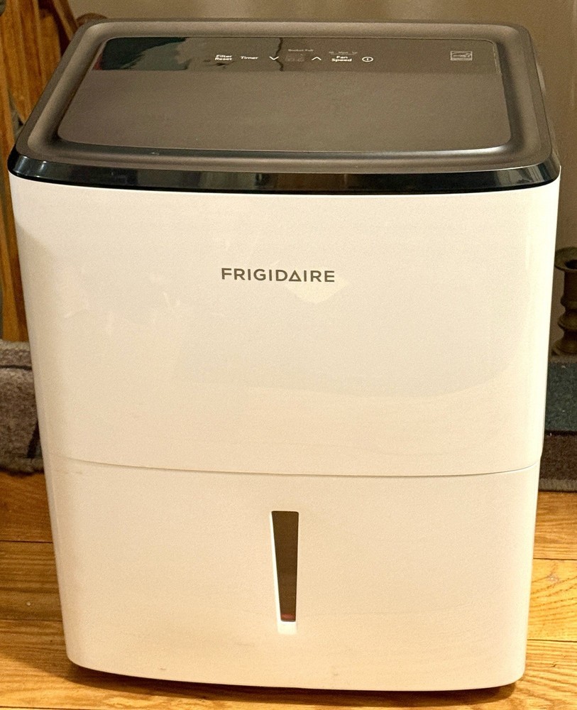 FRIGIDAIRE DEHUMIDIFIER FFAD2233W1 22-Pint Digital Timer Tested & Working