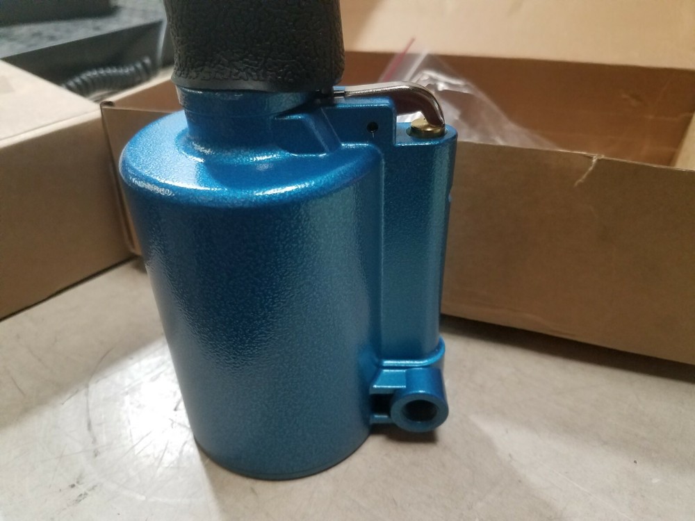 DeeLat Air Rivet Tool Not sure on model or size