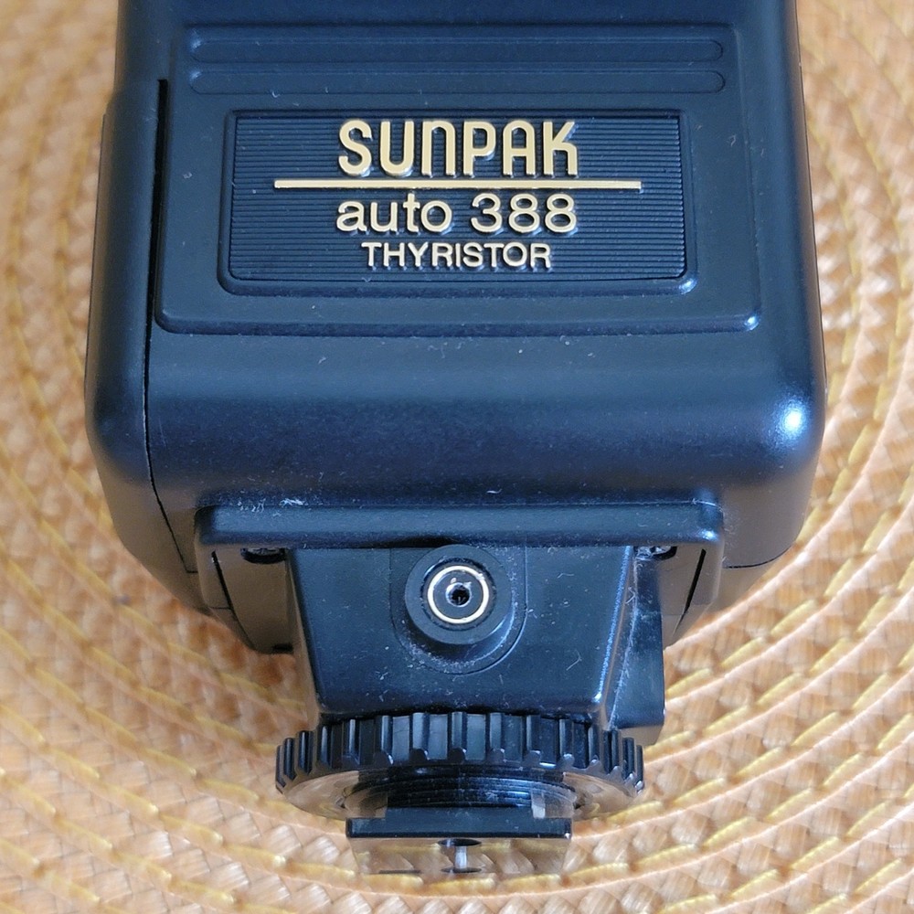 Sunpak Auto 388 Thyristor Camera Flash