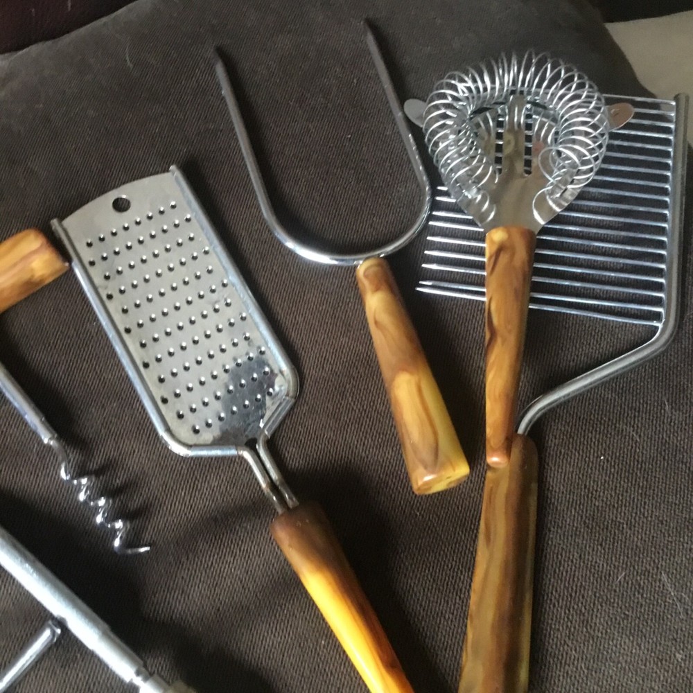 Vintage Bakelite 7 kitchen utensils
