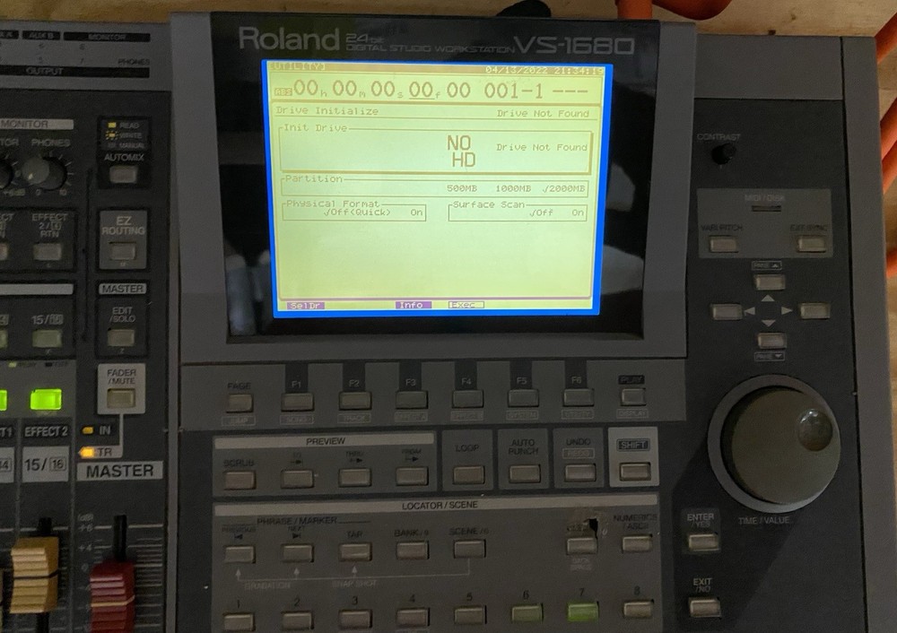 Roland VS-1680/880 Digital Studio Workstation Multitrack Recorder
