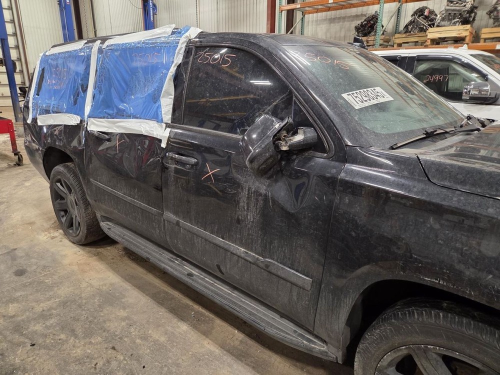 Fuse Box Engine Fits 15-20 ESCALADE 1539771