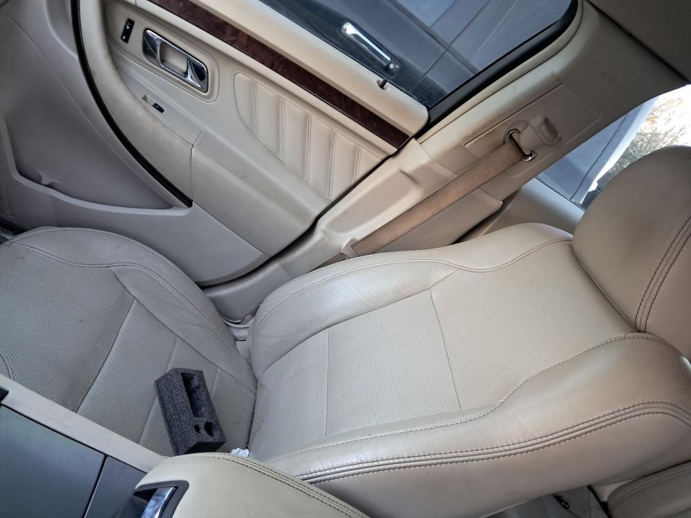 TAURUS 2010 Glove Box 4898459
