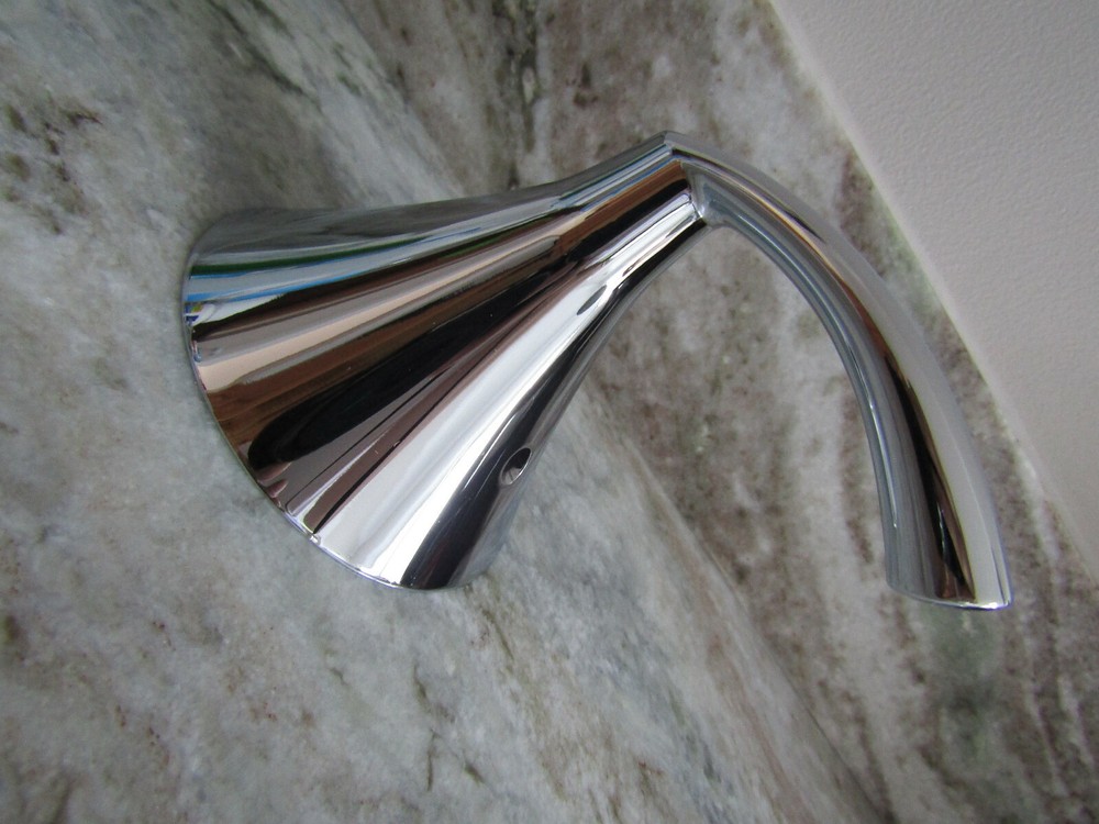 MOEN SHOWER HANDLE - GLYDE COLLECTION - CHROME