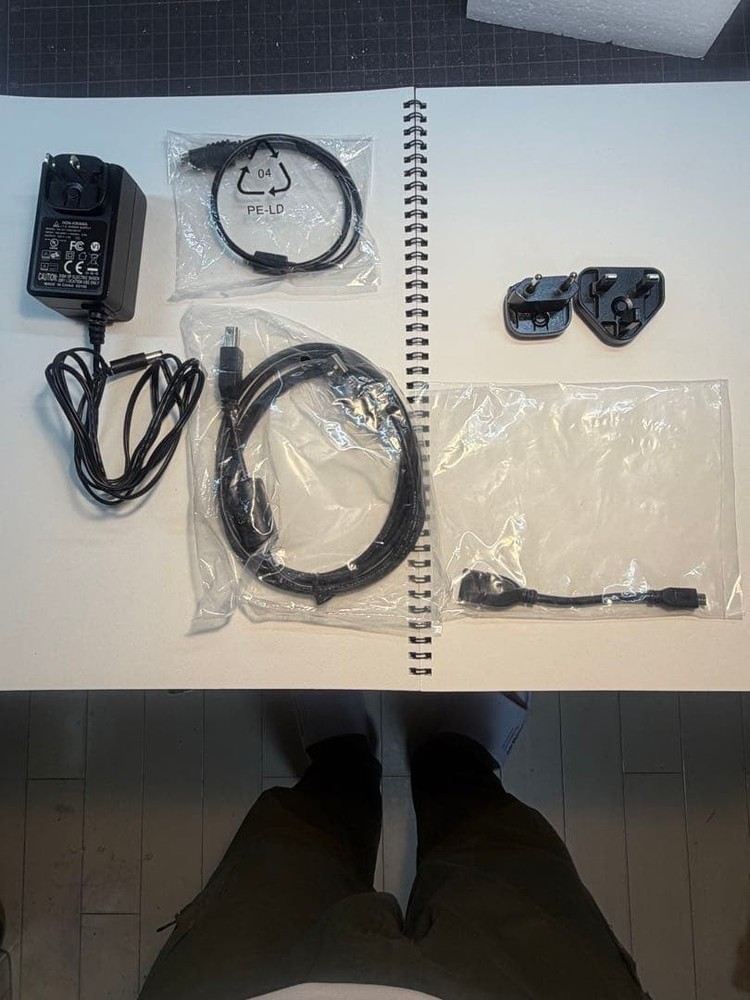 Reloop MIXTOUR Portable DJ Controller Audio Interface for djay TRAKTOR #0001