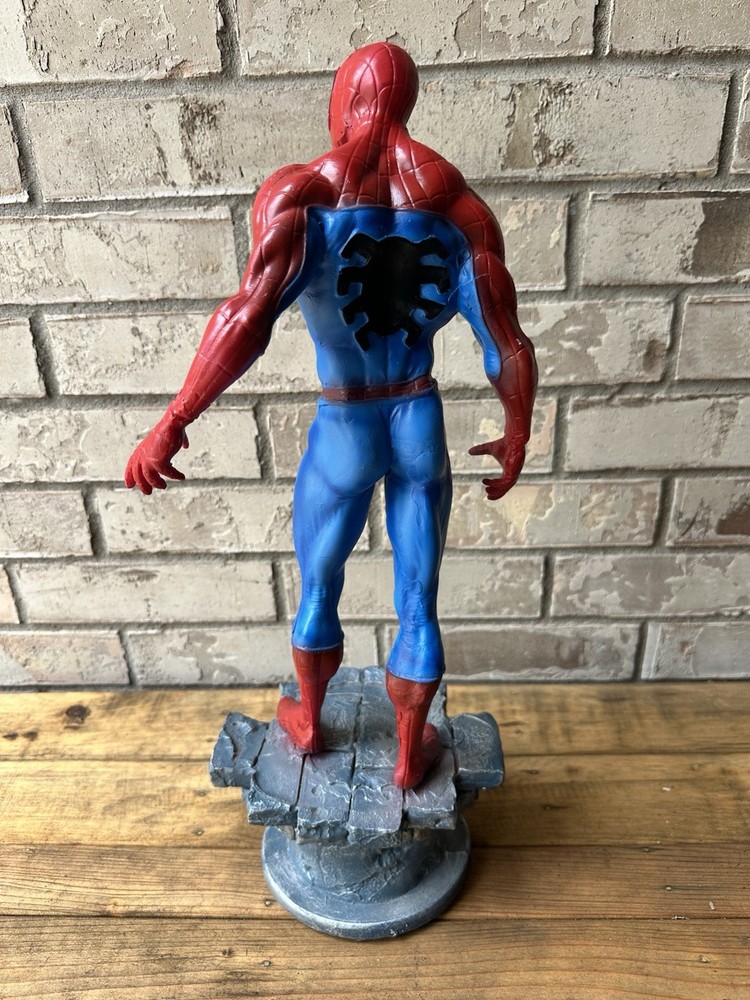 Spiderman Statue
