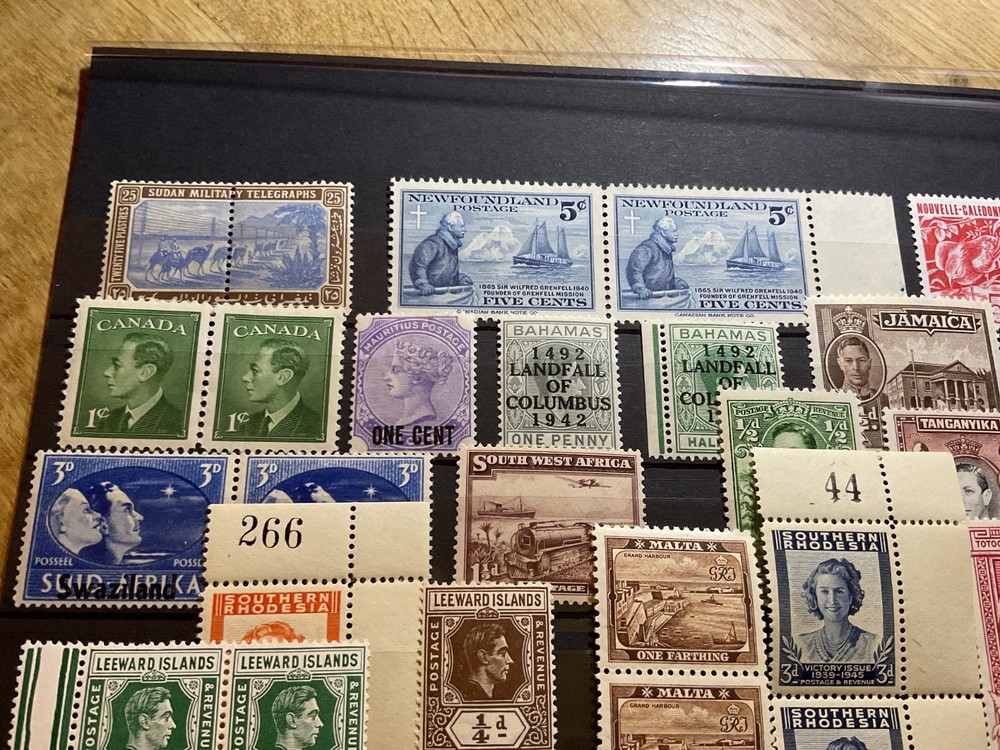 Commonwealth mixed mint never hinged stamps B2383