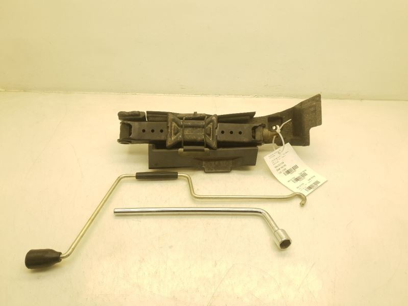 2008 LEXUS LS600HL JACK AND TOOL KIT
