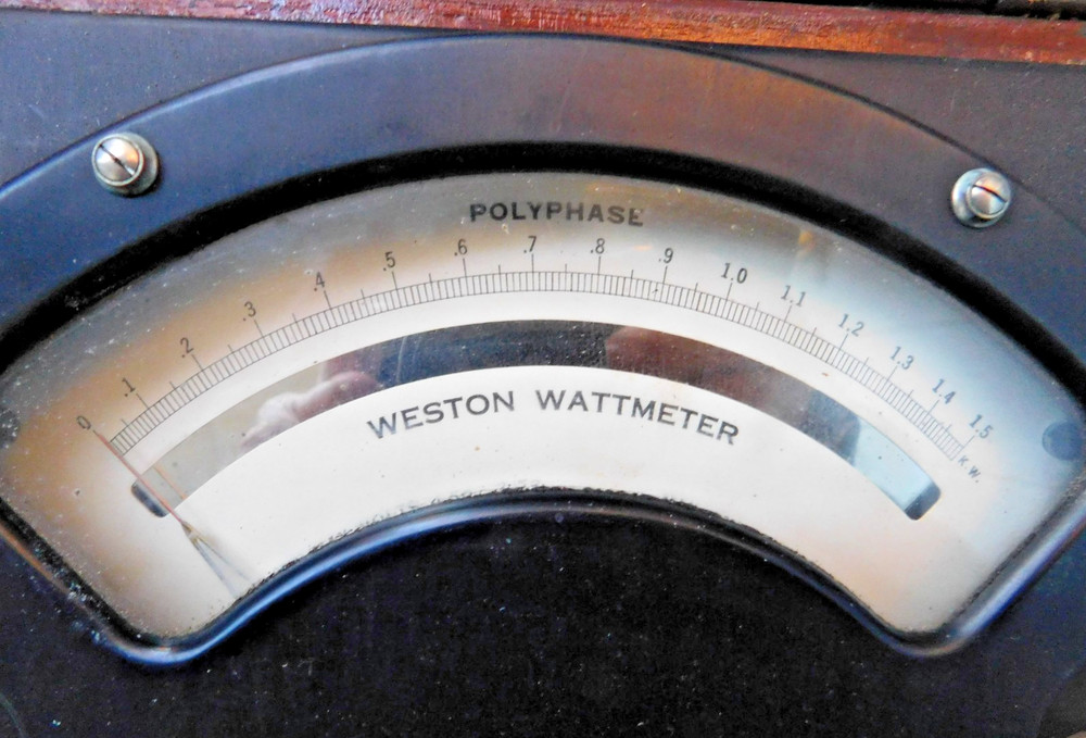 ANTIQUE WESTON MODEL 329 POLYPHASE WATTMETER IN WOOD CASE WITH INSTRUCTION BOOK