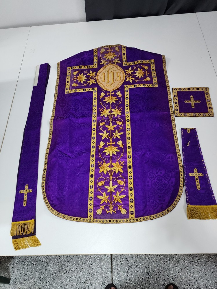 Antique Fiddleback Chasuble