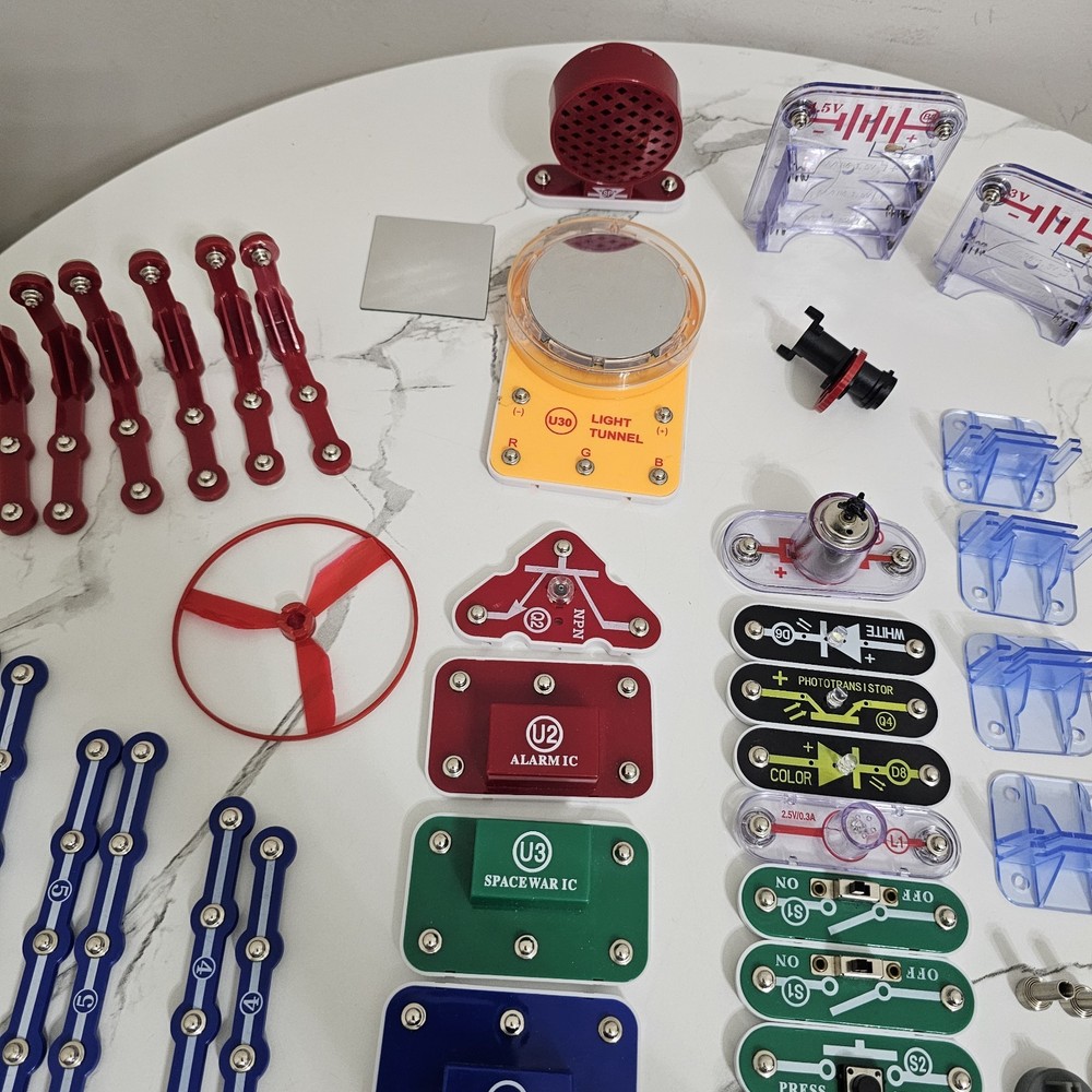 Elenco Snap Circuits Lot