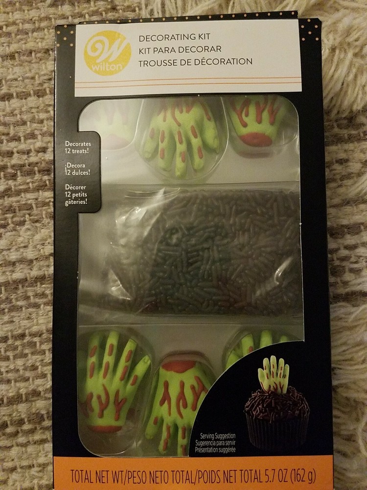 Wilton Decorating Kit Halloween Hand Scary