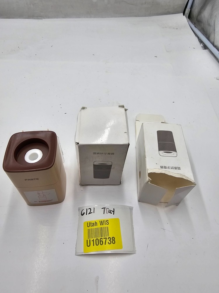 Round Toothpaste Squeezer AA124, Material abs & silica gel