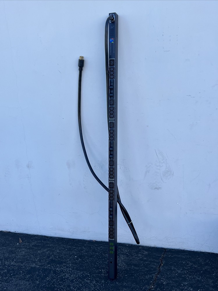 Server Technology CL-24VY-L30MA Data Center Rack Power Distribution Unit PDU