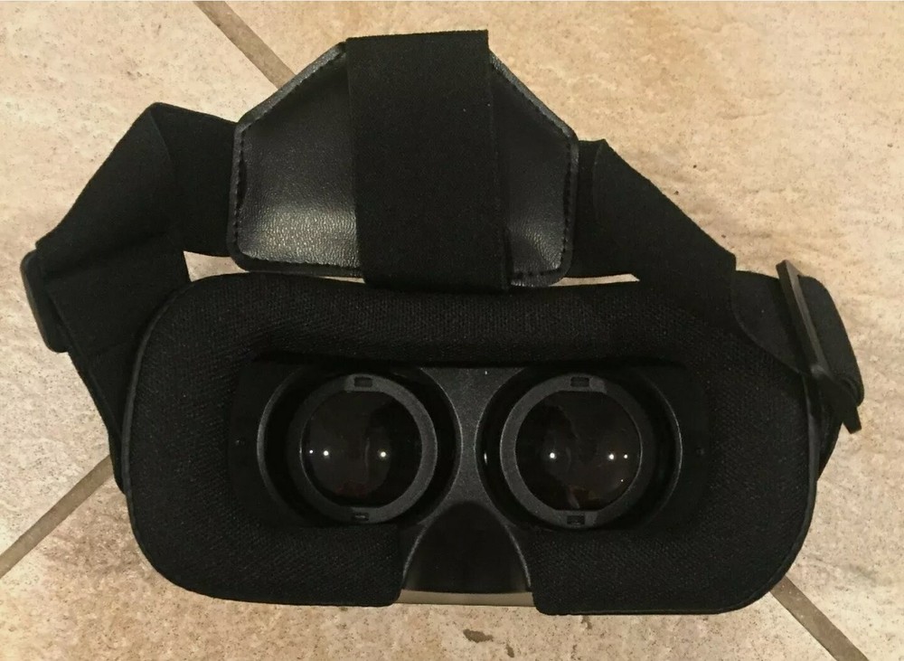 CYNOCULARS VIRTUAL REALITY HEADSET PLUS REMOTE AS SEEN ON TV UNTESTED