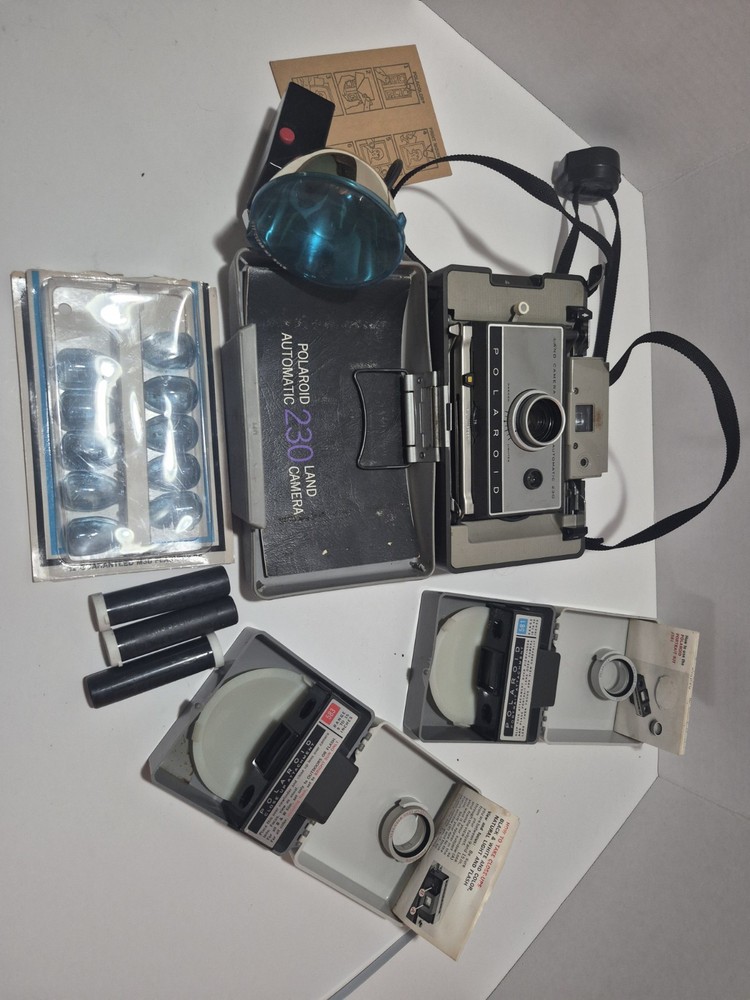 Poloroid Automatic 250 Land Camera Bundle