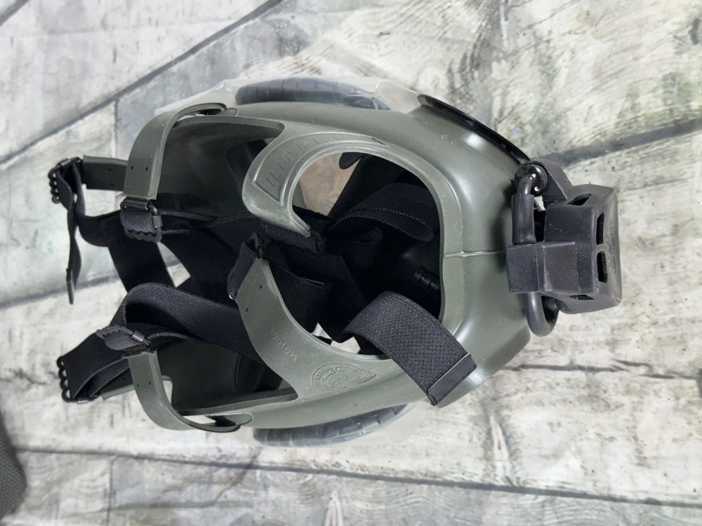 US M40 Gas Mask Small . Face Mask, Filter & Extra Inserts-C