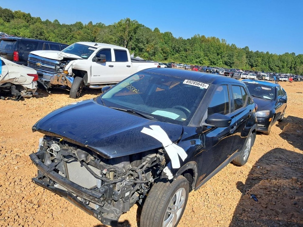 KICKS 2021 Glove Box 4786342