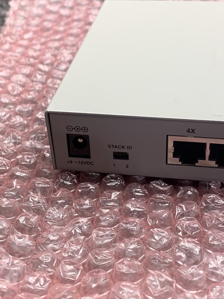 Used CentreCom 4 Port Stackable Hub MR904TX