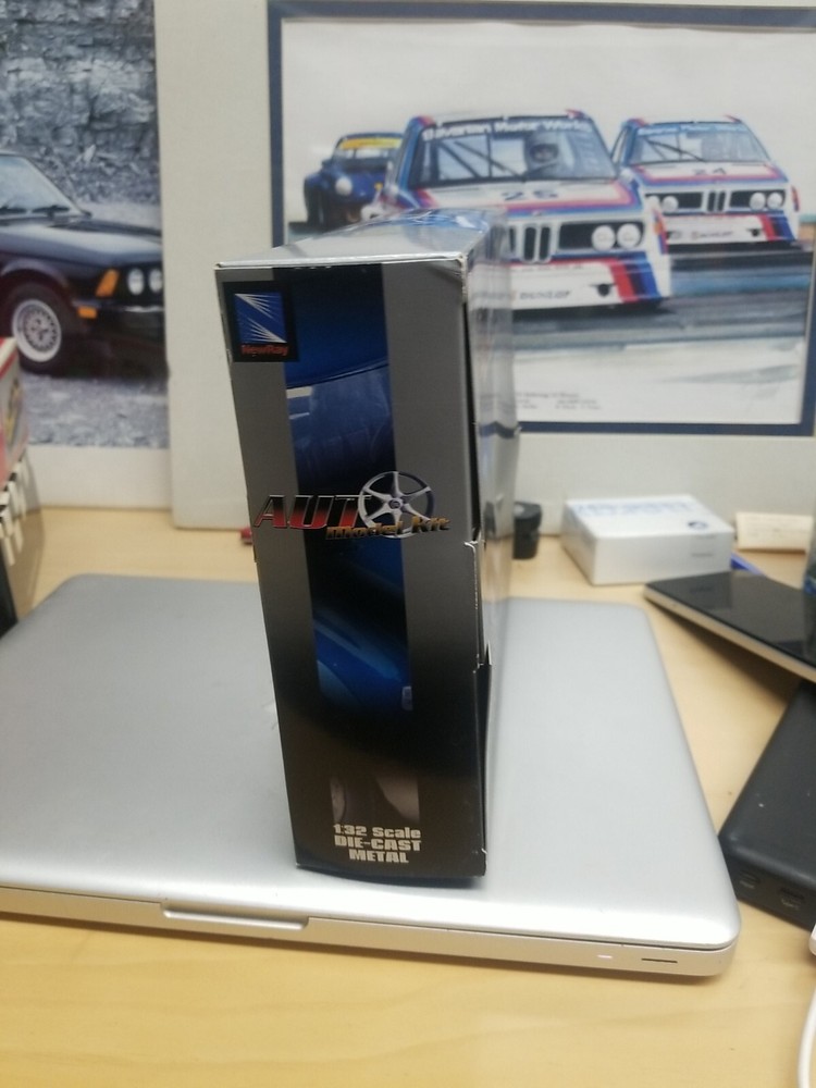 BMW x5 aut model kit 1:32 scale