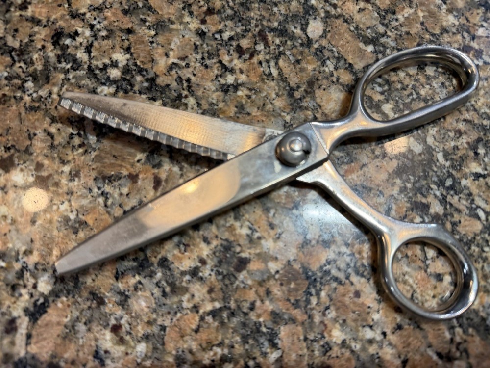 Gingher Pinking Shears 7 1/2” Scissors with Original Box vtg